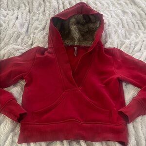 Red fur lined Hooded Sweatshirt S cozy thick v-neck ribbed trim Old Navy